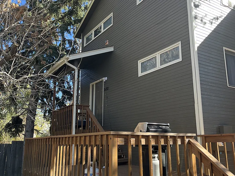 2432 Pine St — Photo 15
