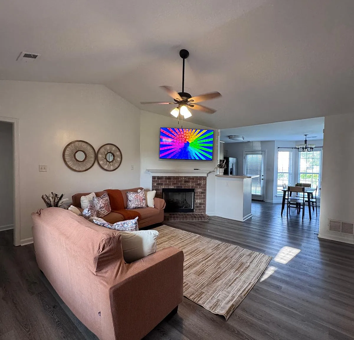 4 bed, 1710 sqft, $5,999 — Photo 1
