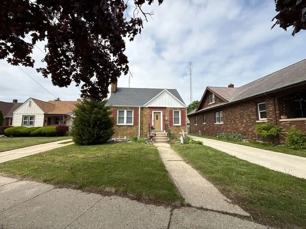 2108 Washington Rd, Kenosha, WI 53140