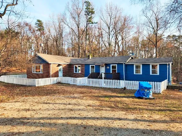 3153 W 3rd St, Farmville, VA 23901