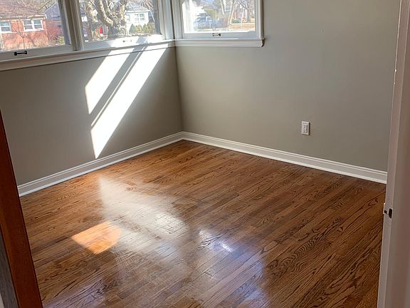 3rd image of 23006 Englehardt St