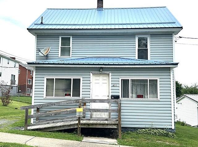 1st image of 619 W Locust St