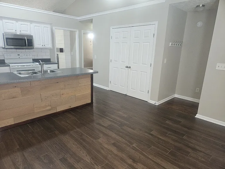 1014 Stonemark Trl — Photo 11