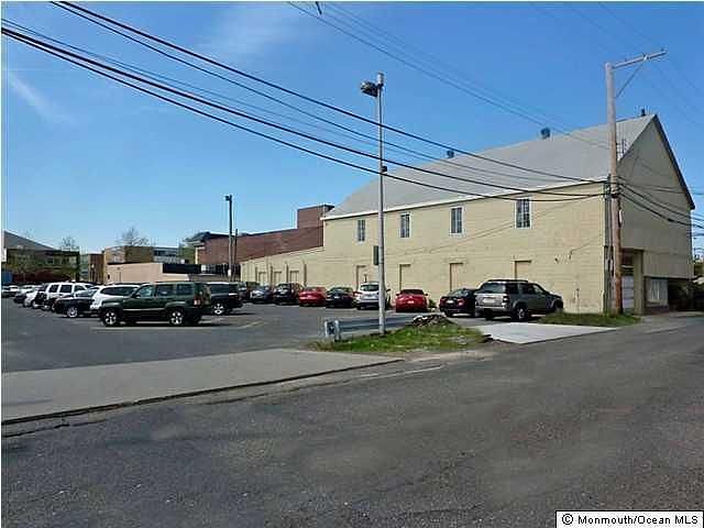 2nd image of 24 Clay St