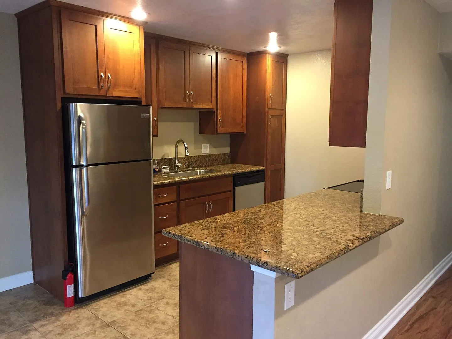 2-Bed, 2-Bath Near SDSU! $500 off First Month! — Photo 4