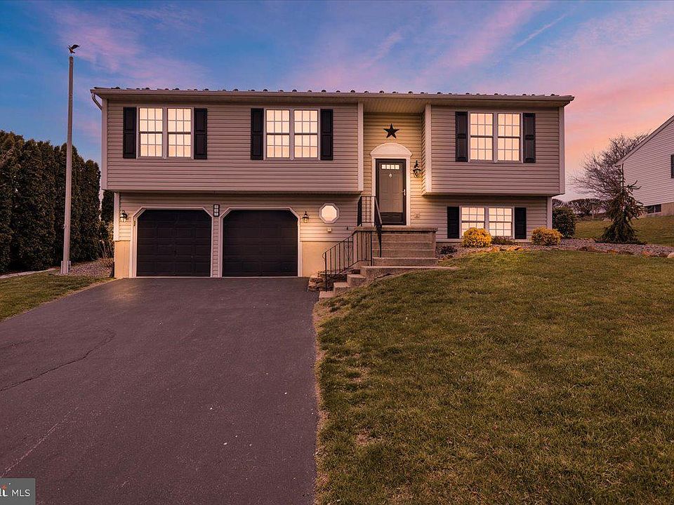 1st image of 317 Dogwood Ln