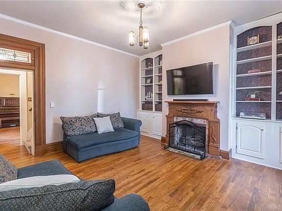 5th image of 133 La Belle St