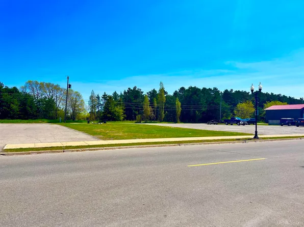 1518 & 1522 Sheridan Rd, Escanaba, MI 49829