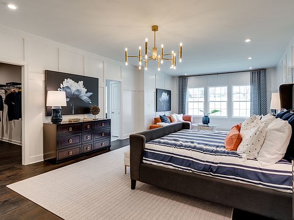 Owner s suite with walk-in closet