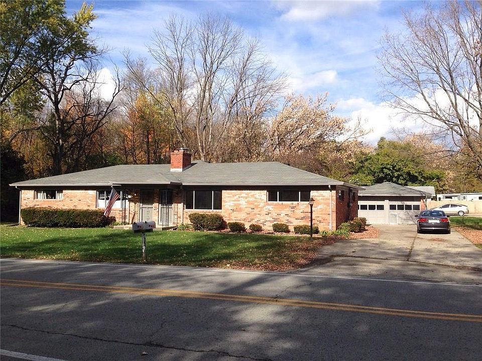 1st image of 642 E 91st St