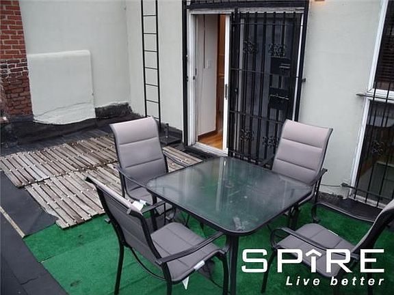 3rd image of 43 W 76th St APT 4A