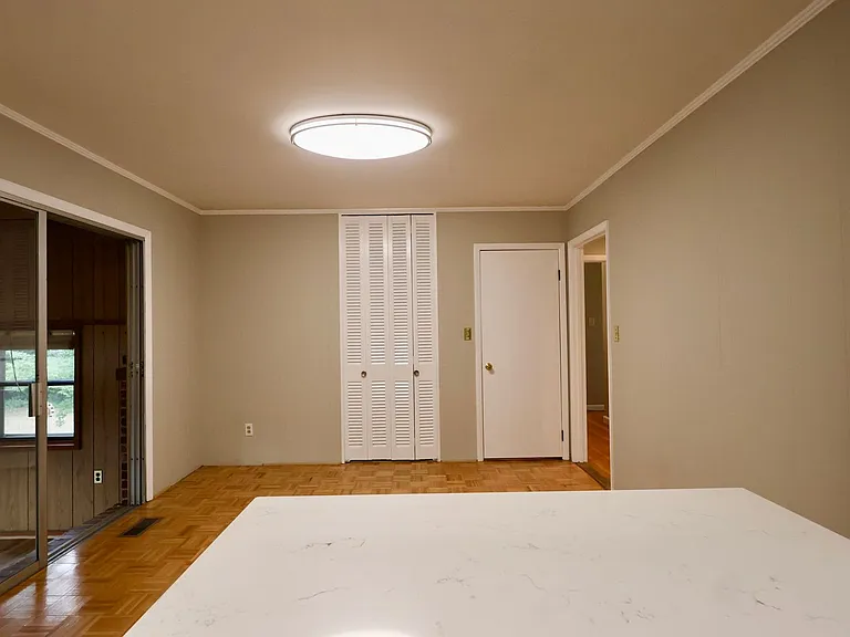 536 Edgecrest Cir — Photo 9