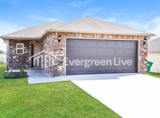 1067 Huntington Dr, Benton, AR 72019
