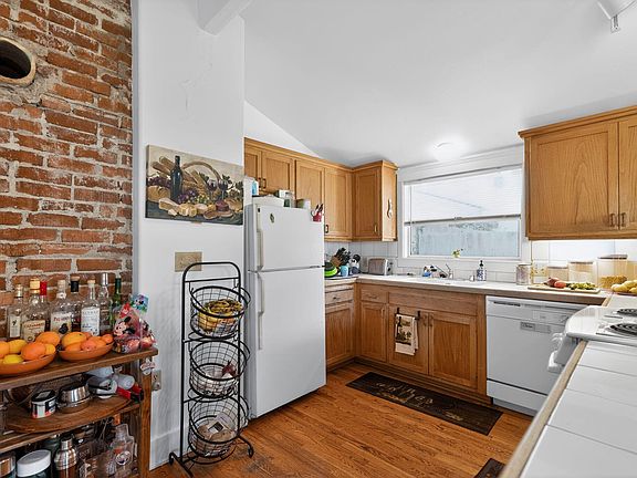 4th image of 1628 Nipomo St
