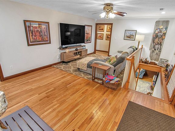 4th image of 556 Norris Rd