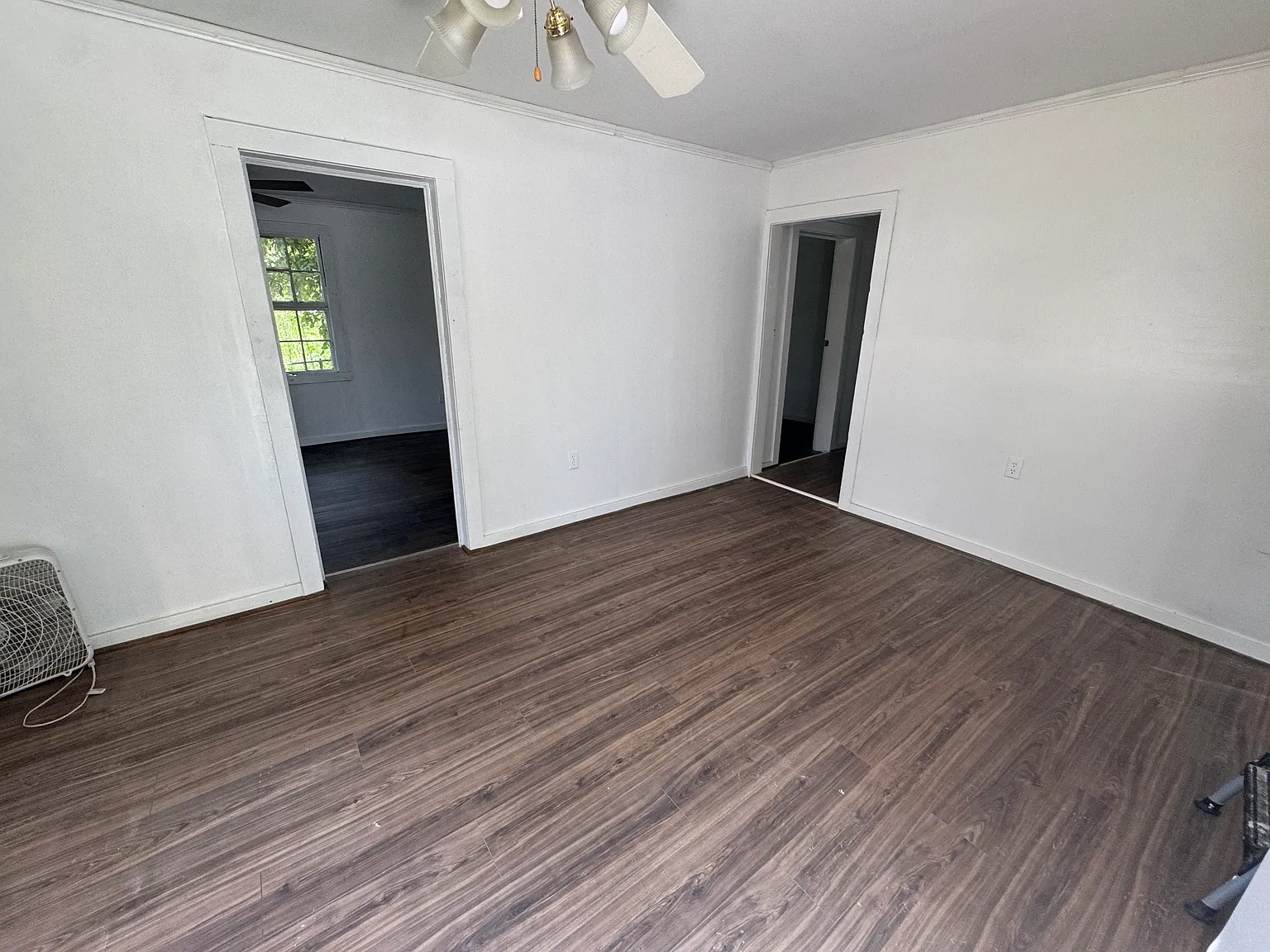 3 bed, 990 sqft, $700 — Photo 3