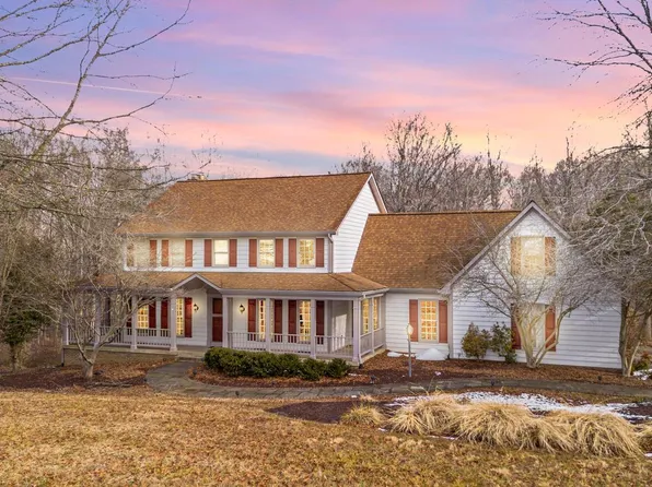 22109 Creekview Dr, Gaithersburg, MD 20882