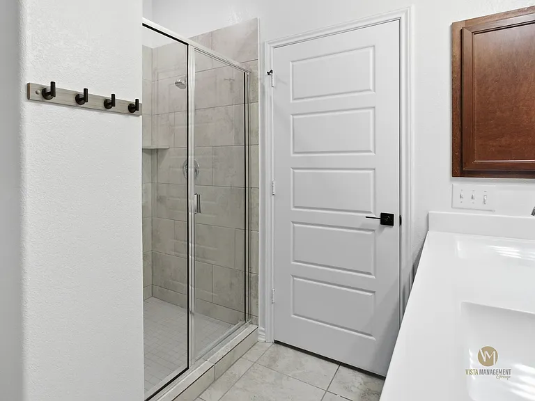 11414 Amberina — Photo 10