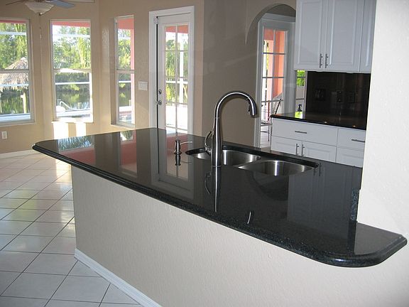 3rd image of 2124 SW 47th Ter