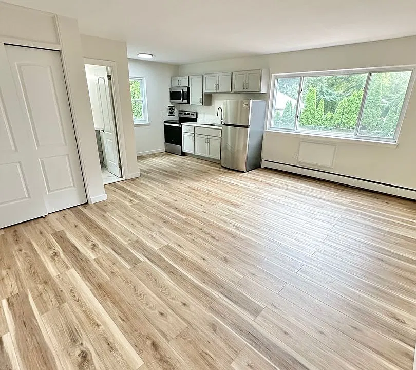 53 Curtin Ave