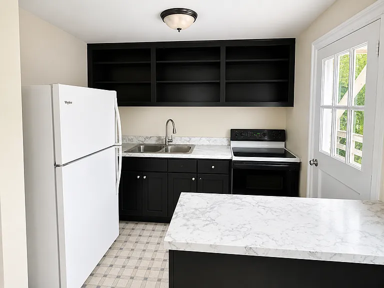 501 Easton Rd — Photo 2