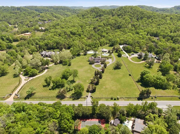 5840 Hillsboro Pike, Nashville, TN 37215
