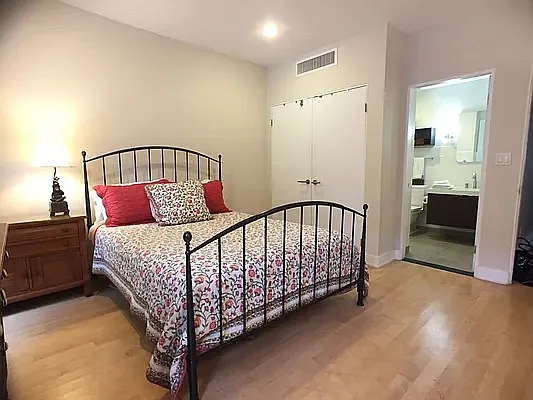 Rented by Douglas Elliman | media 7