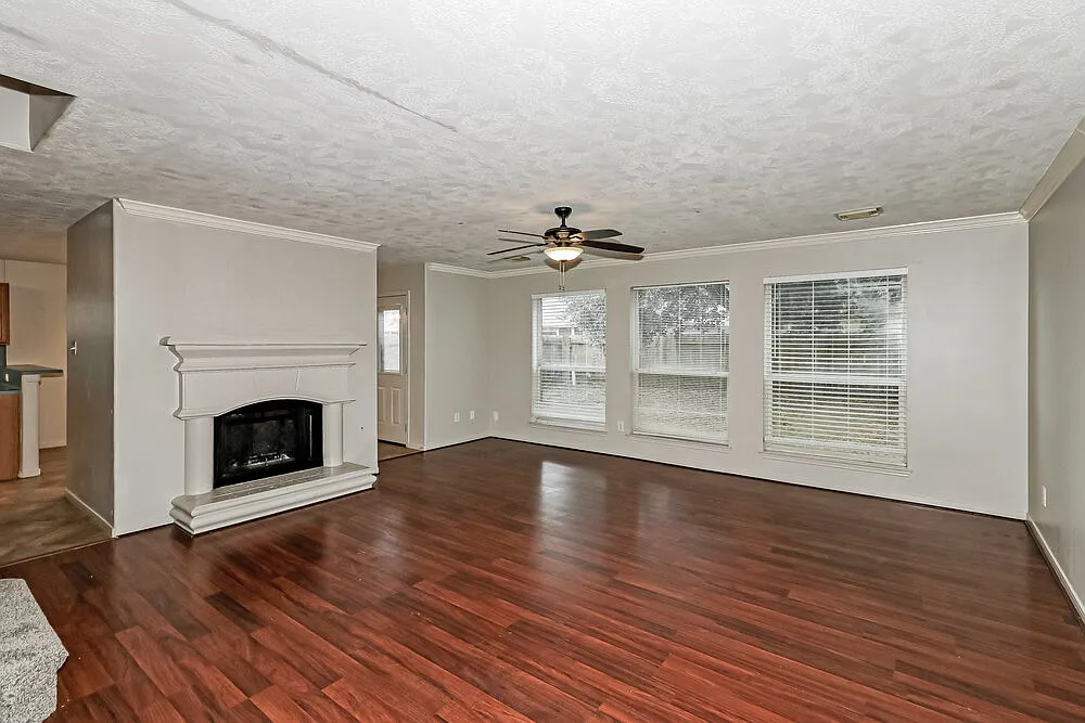 4 bed, 2.5 bath, 2174 sqft, $2,255 — Photo 4