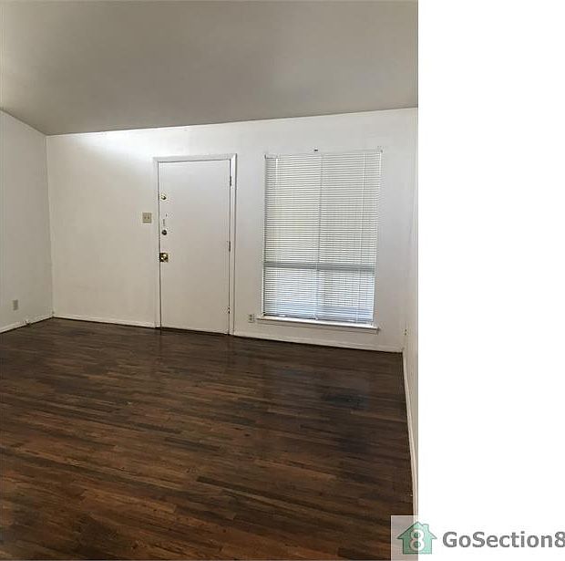 1st image of 5645 Gaston Ave #206