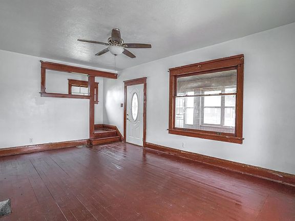 4th image of 926 N Adams St
