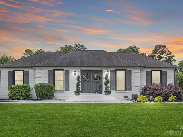 3901 Eastshire Ct, Charlotte, NC 28226