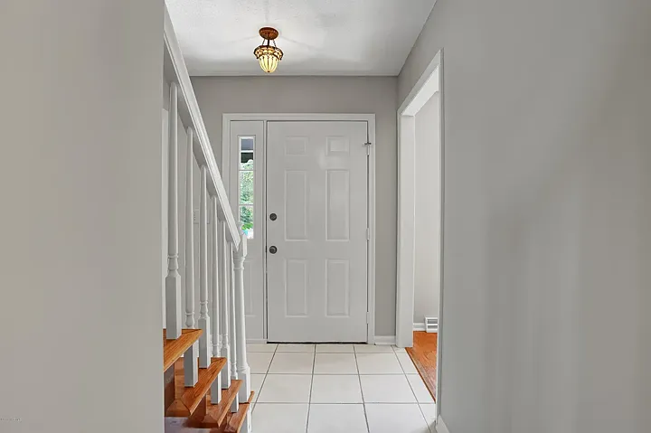 537 Aquarius Dr — Photo 14