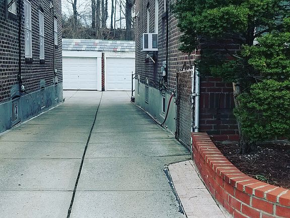 2nd image of 6837 Alderton St