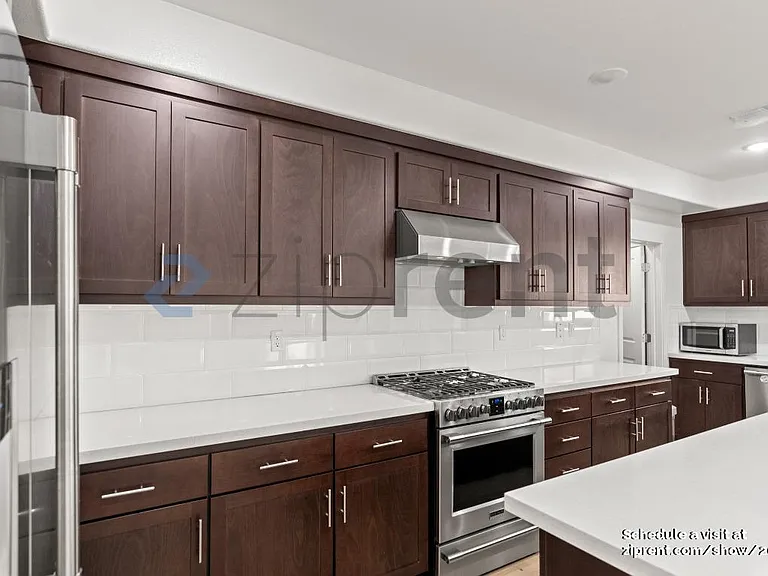 376 Line St — Photo 8