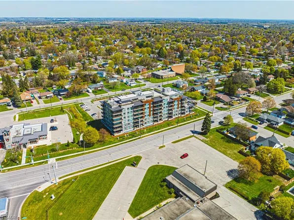 34 Norman St #111, Brantford, ON N3R 2Y1