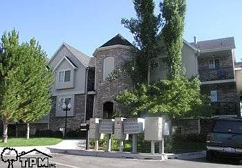 1649 N Grandview Ln #31 — Photo 1