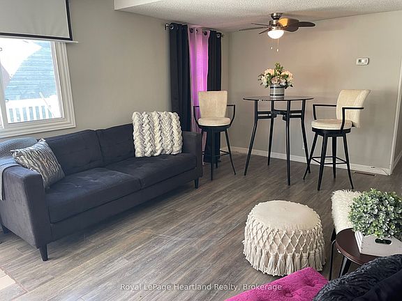 3rd image of 21 Ruth St