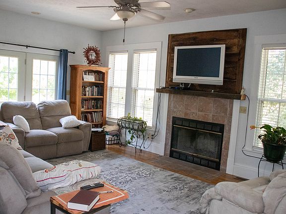 5th image of 1815 Glen Ave