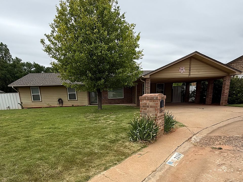 1st image of 2810 Apache Dr