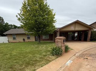 2810 Apache Dr, Woodward, OK 73801