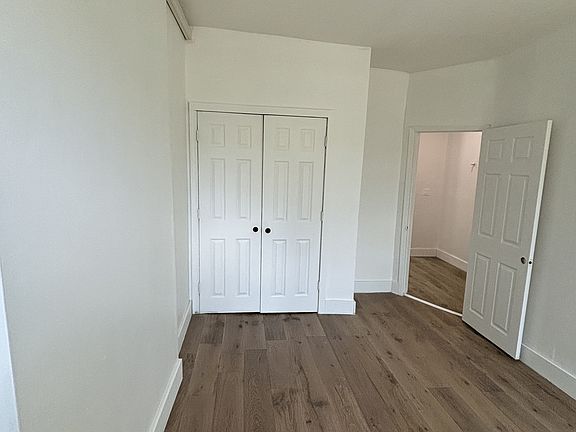 4th image of 949 Gates Ave #1R
