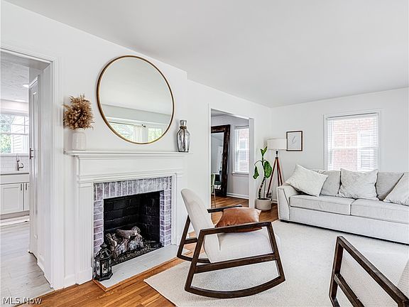 3rd image of 4331 Baintree Rd