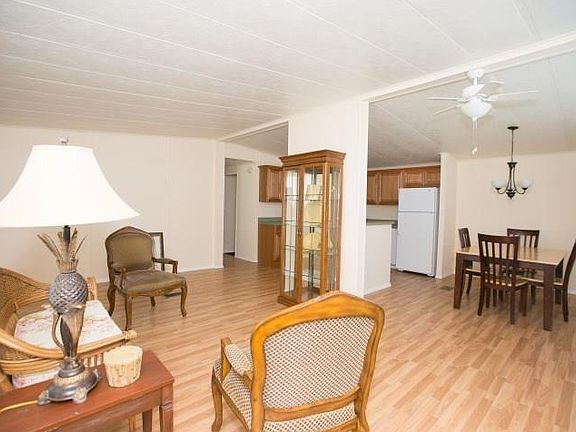 3rd image of 433 Royal Tern Dr