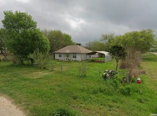 802 County Line Rd, Jourdanton, TX 78026