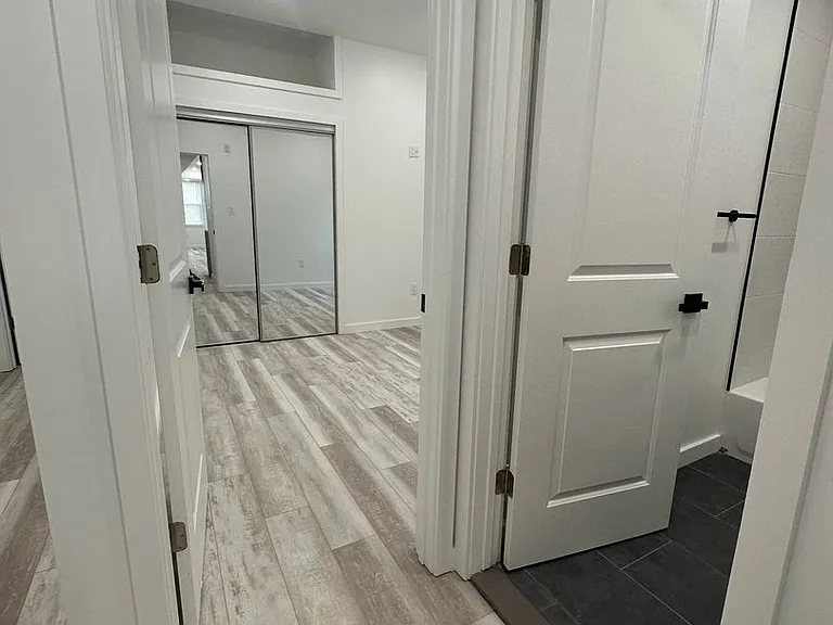 129 S 51st St #2F — Photo 9