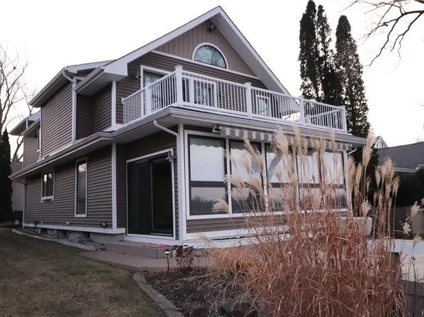 2444 Crane Rd, Fenton, MI 48430