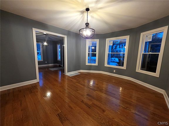 5th image of 7 Prospect St