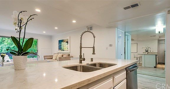 4th image of 2700 Cahuenga Blvd E APT 4212