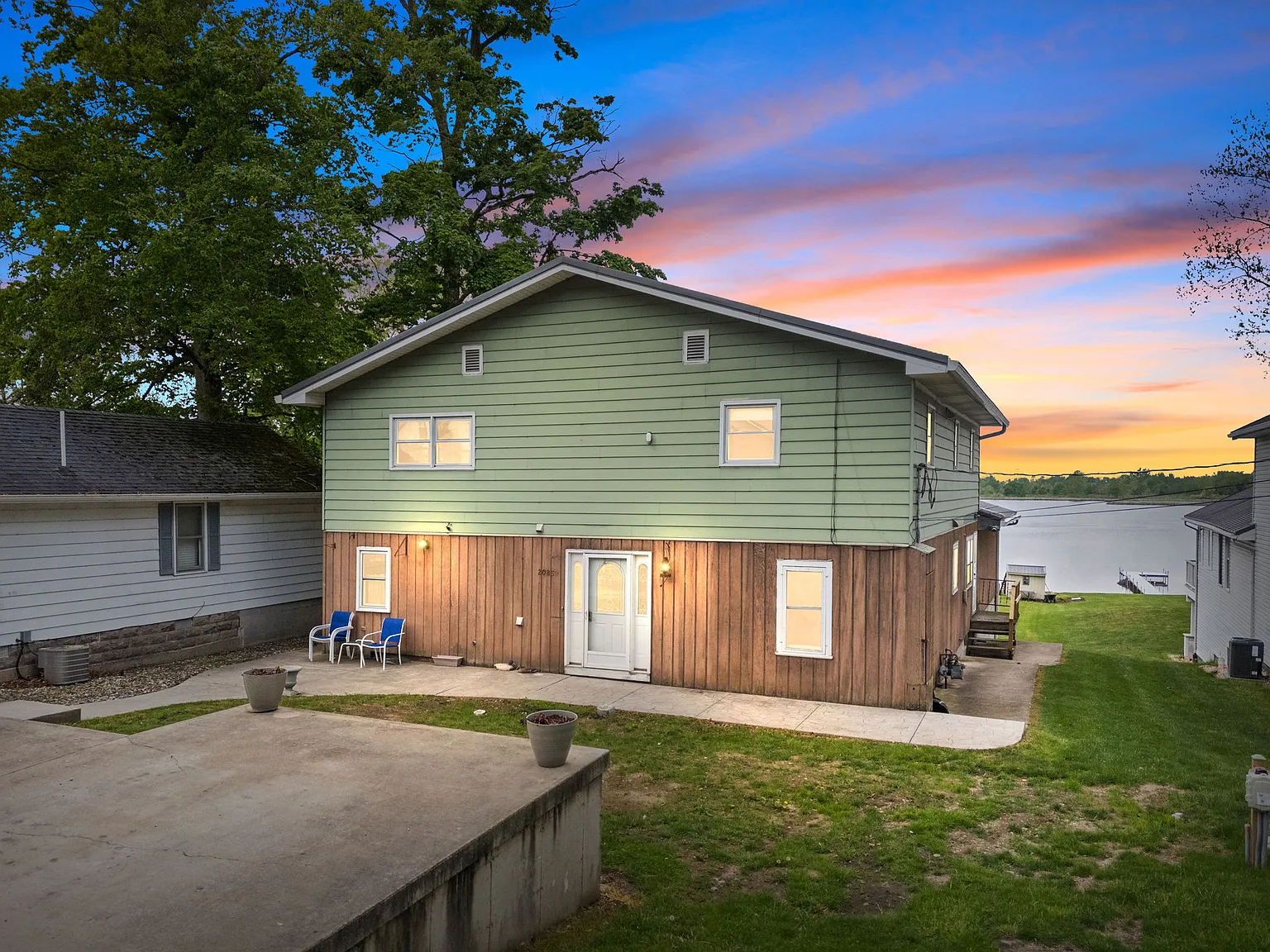 2083 Chapman Lake Drive — Photo 2