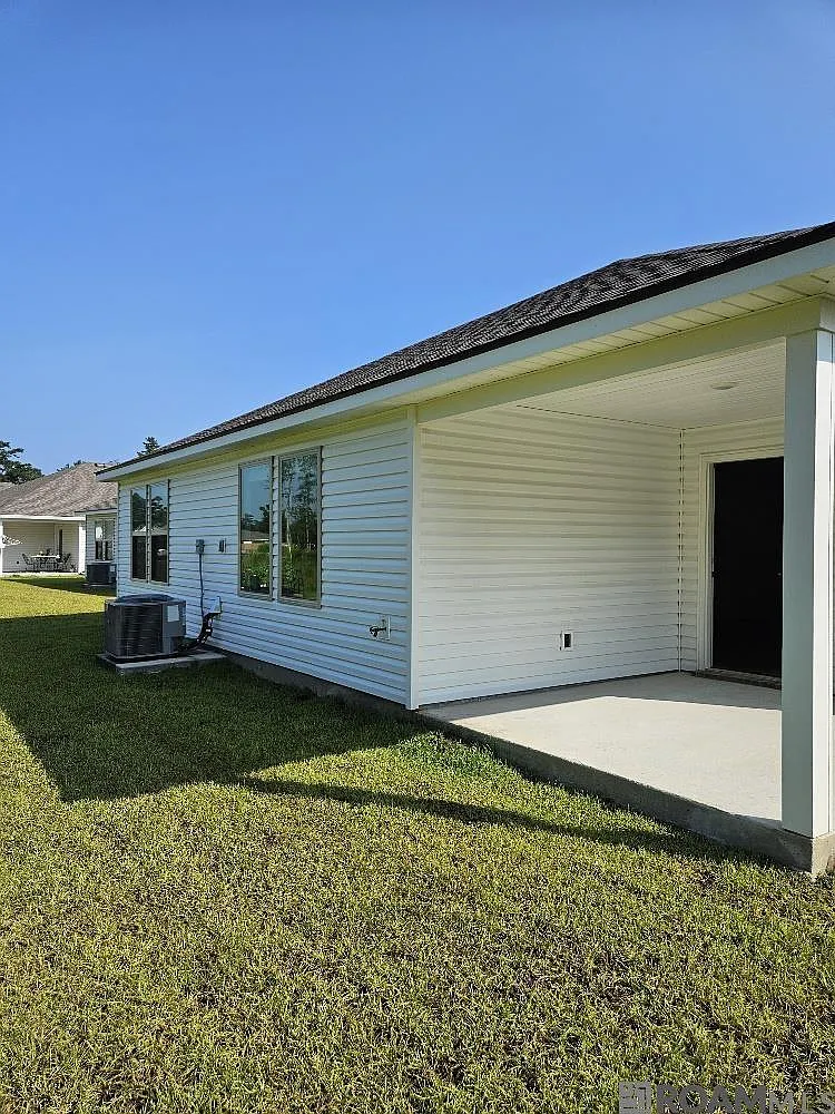 4 bed, 1819 sqft, $1,950 — Photo 2
